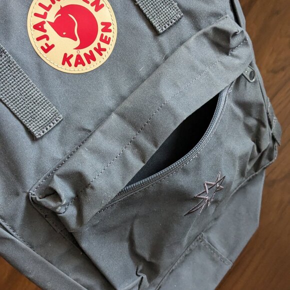 Fjallraven Kanken Backpack in grey - Picture 5 of 8